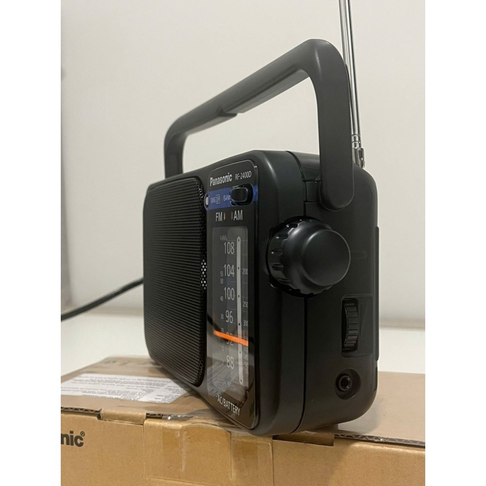 Radio Panasonic RF-2400D - Đài AM/FM Cầm Tay Chính Hãng - Chạy Điện AC/Pin