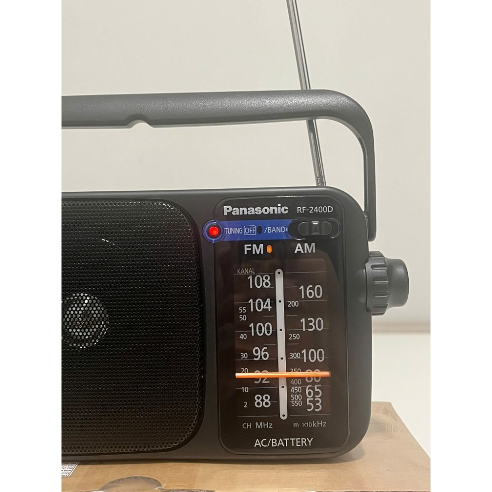 Radio Panasonic RF-2400D - Đài AM/FM Cầm Tay Chính Hãng - Chạy Điện AC/Pin